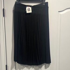 Anne Klein Elegant Black Pleated A-Line Skirt